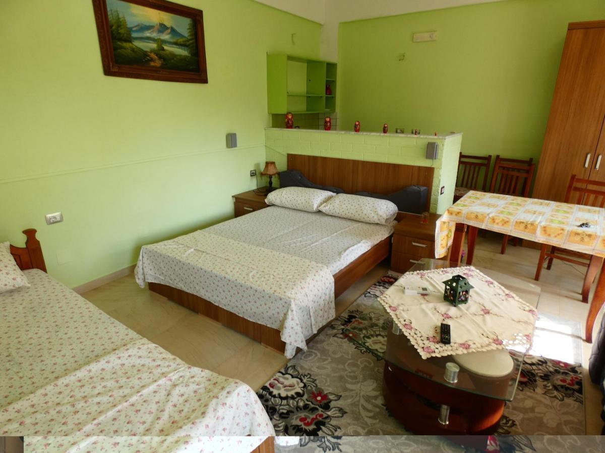 Guesthouse Aleksander Berat Extérieur photo